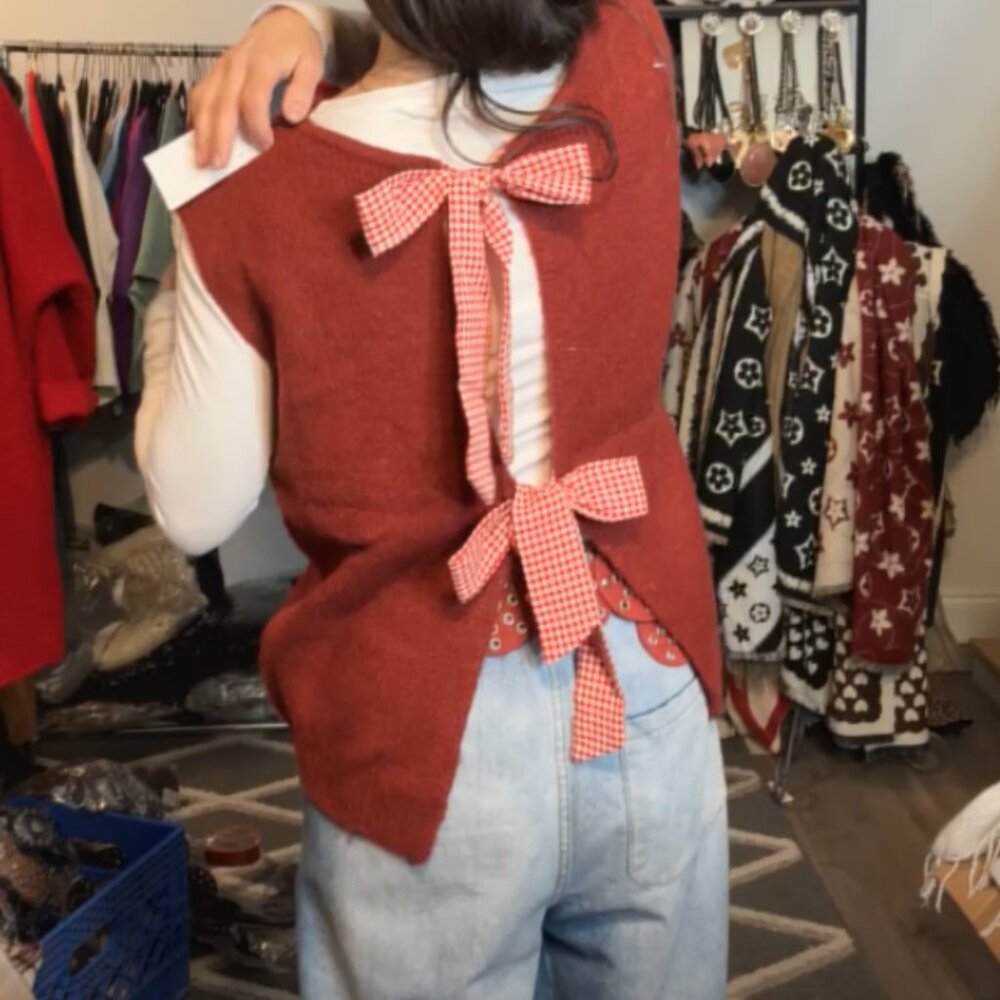 Made in Italy 🇮🇹 Rust Red V-Neck Sweater Vest with Gingham Bow Back